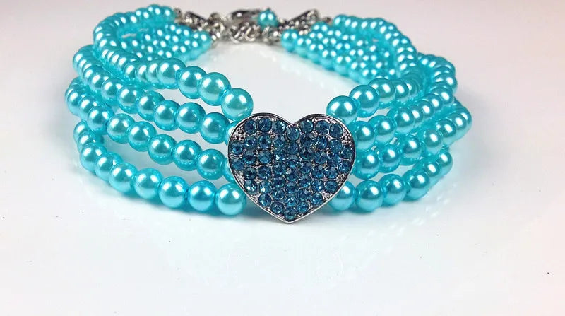 Collier multi-rangs de perles pour petit chien avec pendentif cœur
