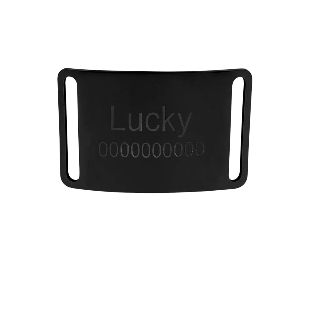 Plaque d’identification incurvée noire personnalisée pour collier de chien avec fixation fermée.