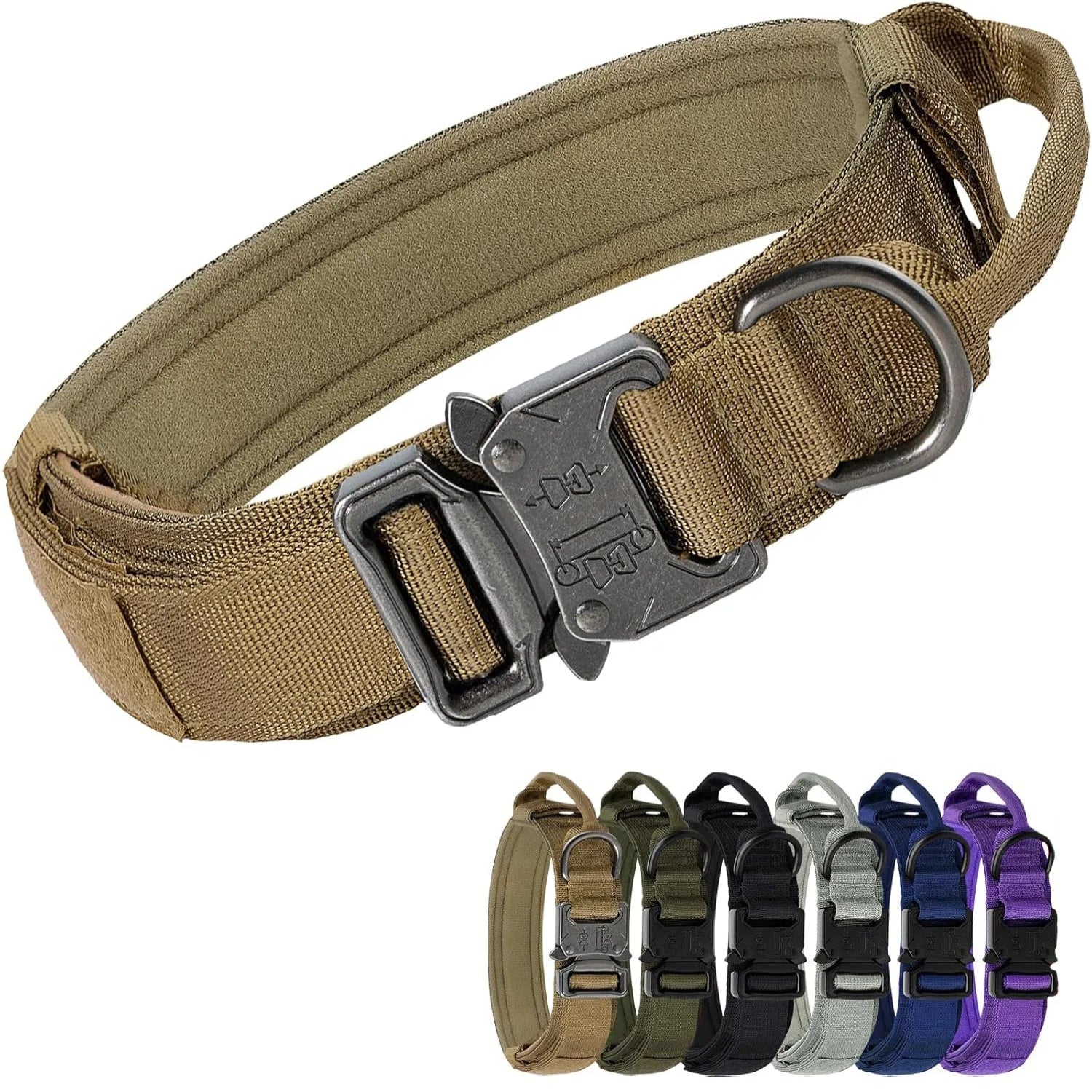 Vue en angle d’un collier tactique beige pour chien avec boucle métal et anneau en D.