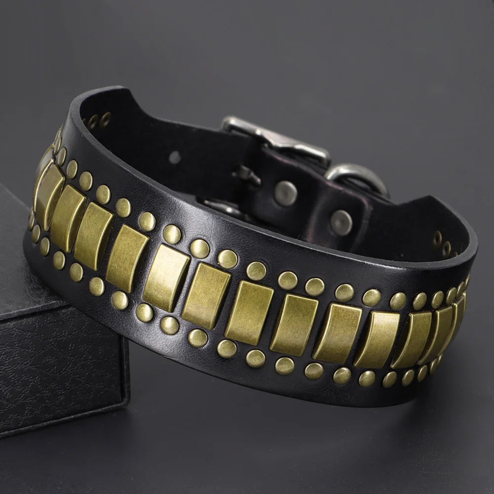 Collier clouté or large pour chien en cuir véritable avec plaques métalliques et rivets