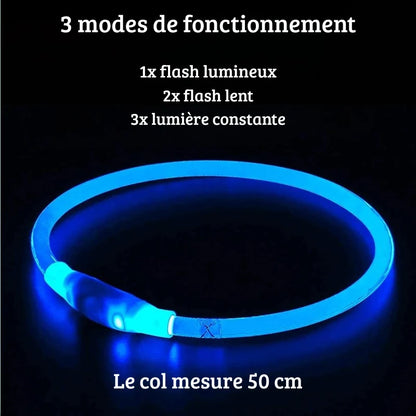 Visuel détaillant le fonctionnement en 3 modes du collier lumineux bleu en plastique réglable allumé et présenté sur fond noir.