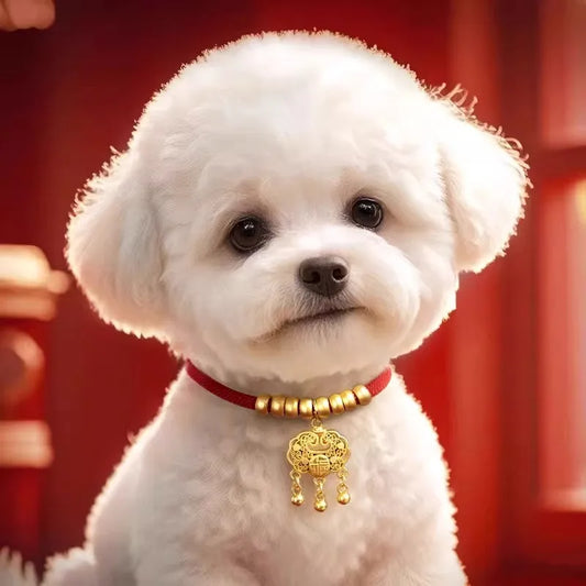 Collier tissu rouge petit chien pendentif doré