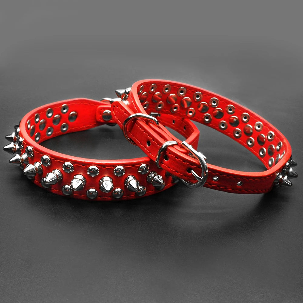 Collier clouté pour chien en cuir avec multiples petits clous métalliques