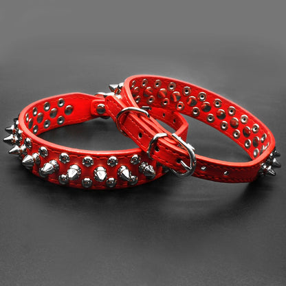 Collier clouté pour chien en cuir avec multiples petits clous métalliques