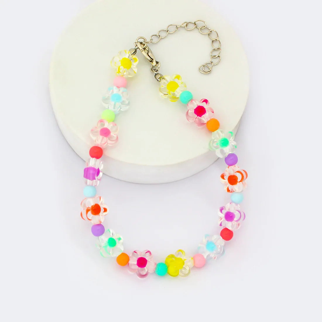 Collier pour petit chien à perles et fleurs pastel