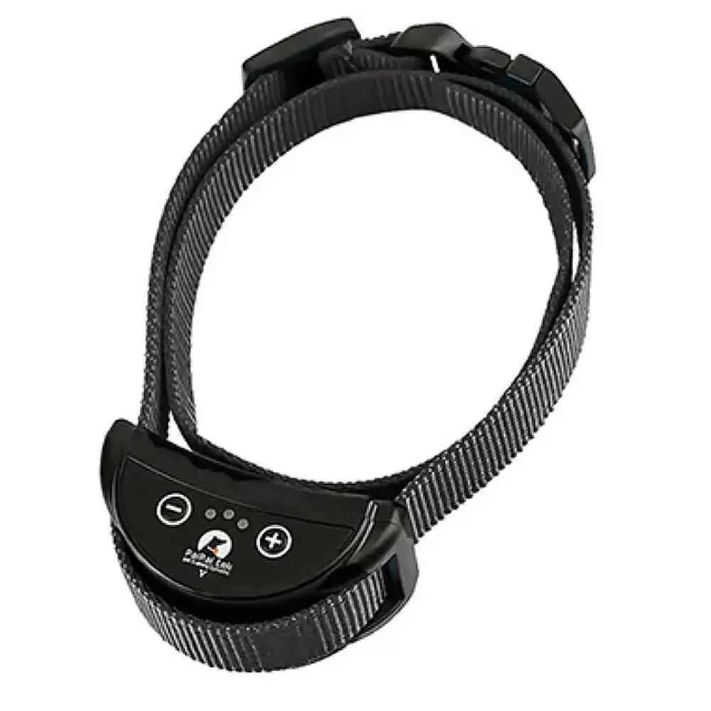 Collier anti-aboiement noir à vibration rechargeable présenté seul sur fond clair.