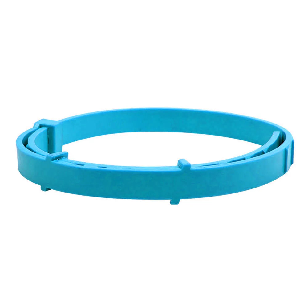 Collier anti-stress réglable bleu ciel pour chien présenté seul sur fond clair