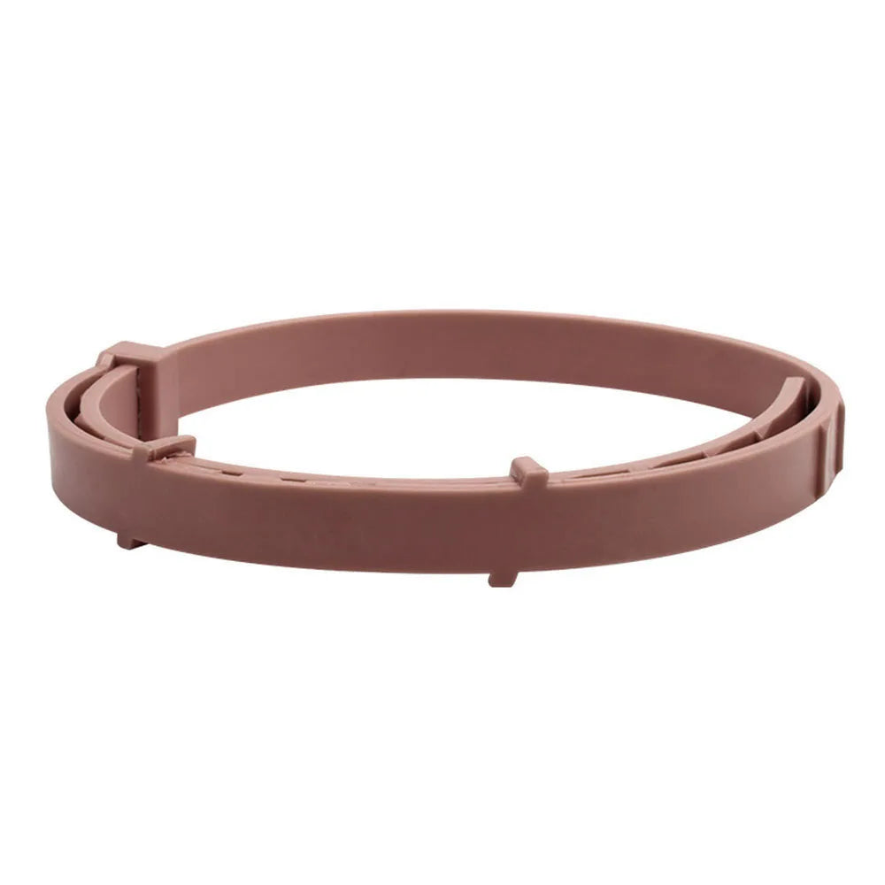 Collier anti-stress réglable marron pour chien présenté seul sur fond clair