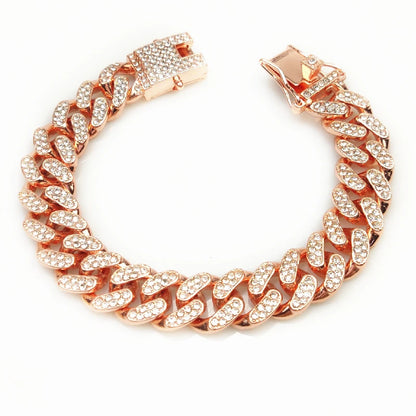 Vue produit d’un collier cubain rose doré pour chien avec fermoir brillant ouvert.