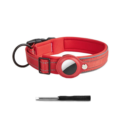 Collier pour chien rouge compatible AirTag avec tournevis fourni en présentation produit sur fond blanc.