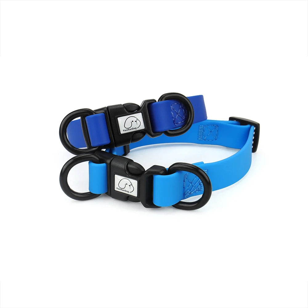 Présentation de deux modèles bleus de collier pour chien en PVC souple.