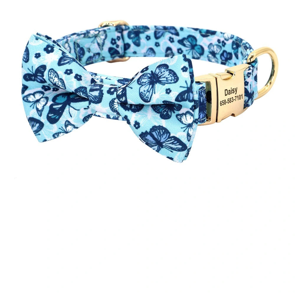 Collier pour chien en nylon à motifs bleu papillons avec plaque gravée personnalisée, avec nœud papillon