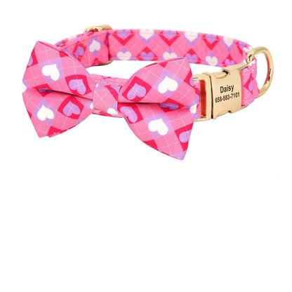 Collier pour chien en nylon à motifs coeurs avec plaque gravée personnalisée, avec nœud papillon