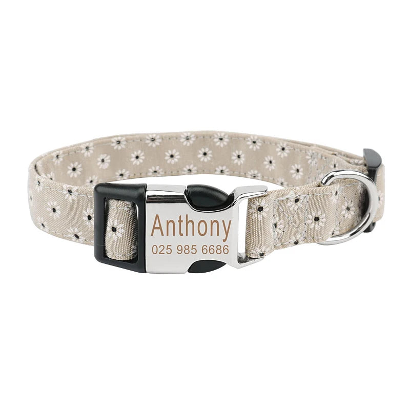 Collier personnalisé pour chien en nylon beige à motif fleuri avec plaque gravée Anthony.