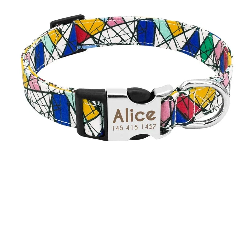 Collier personnalisé pour chien en nylon à motif géométrique coloré avec boucle gravée Alice.