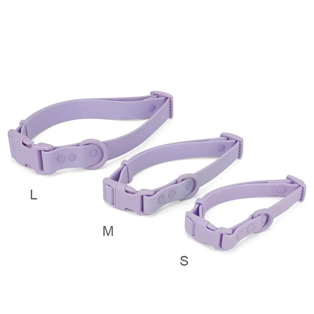 Vue comparative des tailles S, M et L du collier pour chien en PVC lilas.