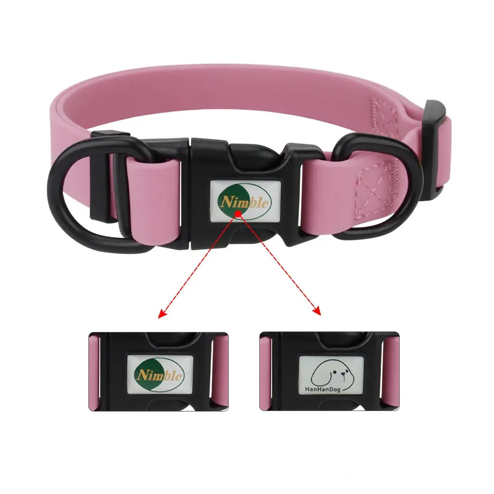 Vue produit d’un collier rose en PVC doux avec système de fermeture rapide sur fond blanc.