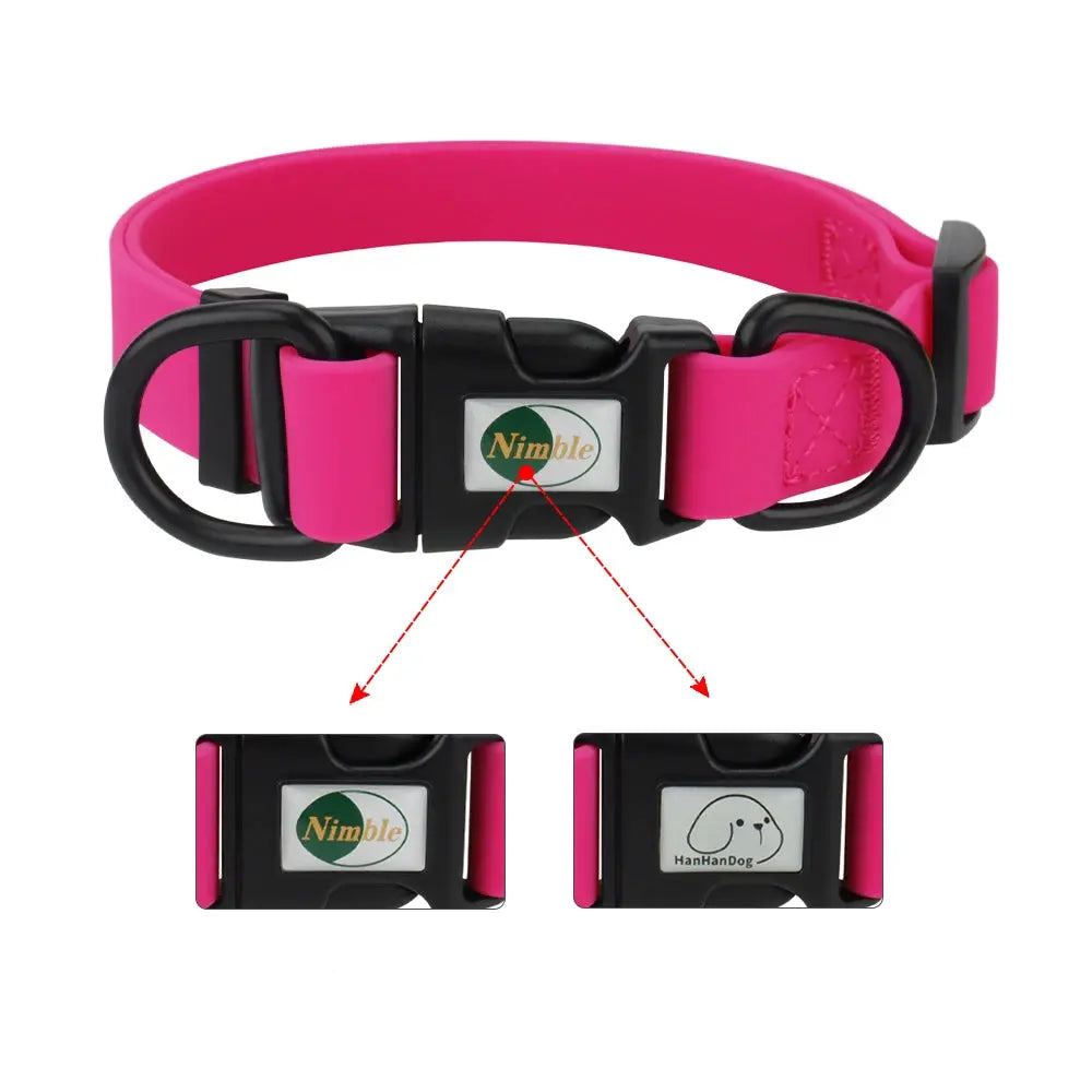 Vue produit d’un collier rose fuschia en PVC doux avec système de fermeture rapide sur fond blanc.