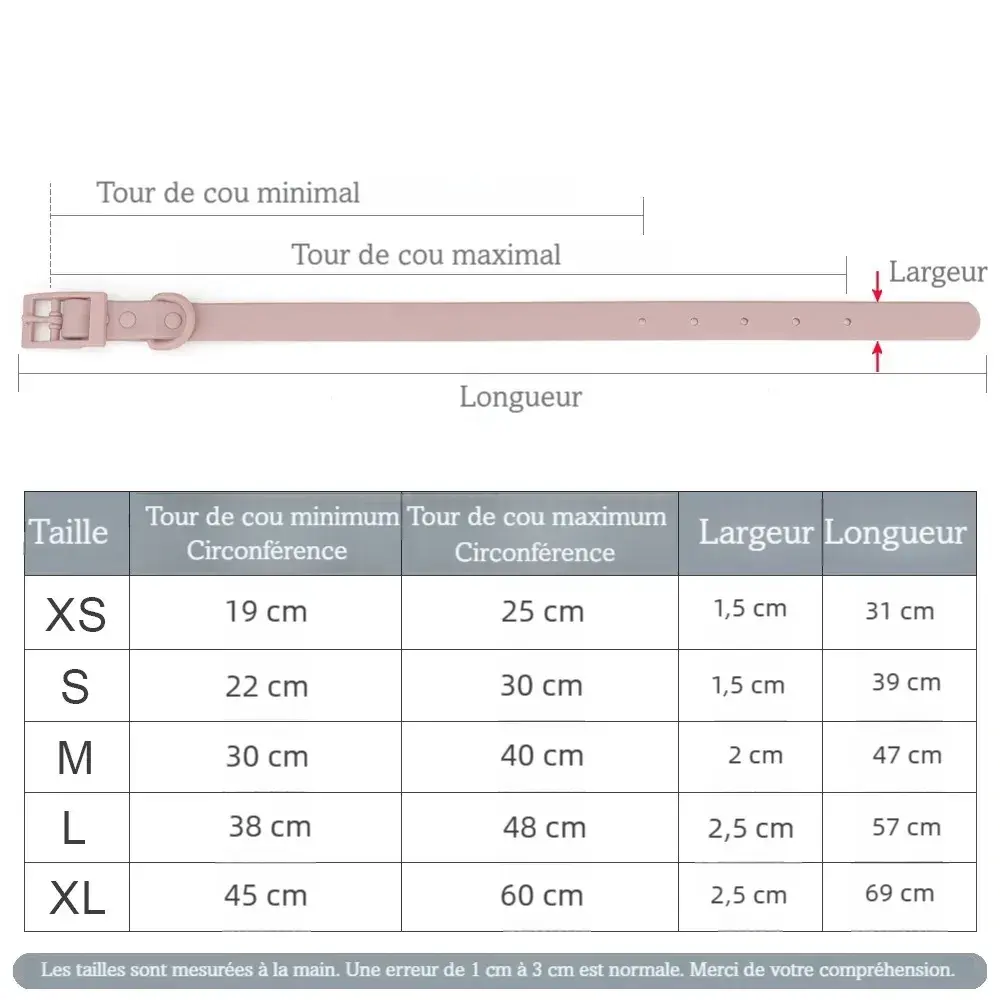 Guide de tailles d'un collier chien en PVC imitation silicone rose poudré, avec schéma annoté indiquant la circonférence minimale et maximale du cou, la largeur et la longueur totale, accompagné d'un tableau des dimensions pour les tailles XS à XL en centimètres et pouces.