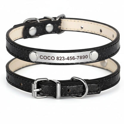 Collier noir pailleté pour chiot avec plaque gravée et boucle métallique présenté de dos et de face sur fond 