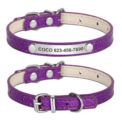 Collier violet pailleté pour chiot avec plaque gravée et boucle métallique présenté de dos et de face sur fond blanc.