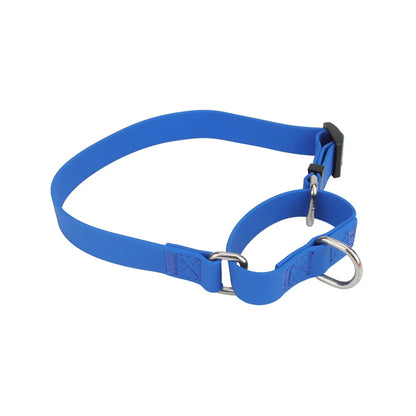 Collier d’entraînement pour chien en PVC imperméable bleu avec poignée de contrôle intégrée sur fond blanc.