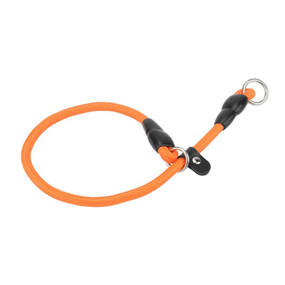 Vue produit d’un collier coulissant orange pour chien avec anneau métallique présenté sur fond blanc.