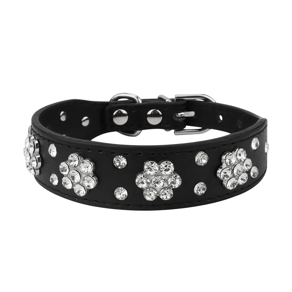Collier de luxe pour chien en cuir PU noir avec fleurs en strass scintillantes.