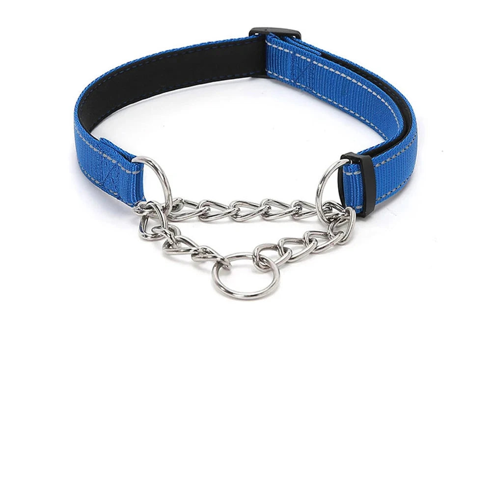 Collier martingale bleu pour chien avec tableau des tailles S à XL dessous.