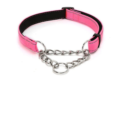 Collier martingale rose pour chien avec tableau des tailles S à XL dessous.