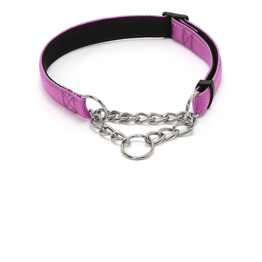 Collier martingale violet pour chien avec tableau des tailles S à XL dessous.