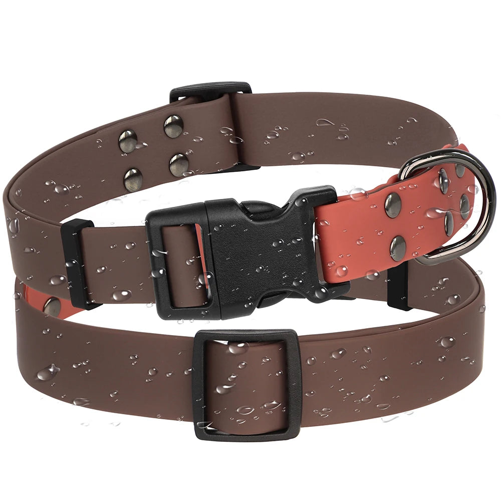 Collier de nage pour chien en PVC imperméable bicolore marron et corail avec boucle clip noire.