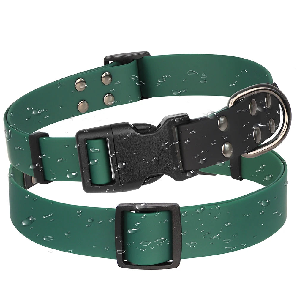 Collier de nage pour chien en PVC bicolore vert foncé et noir sur fond blanc.