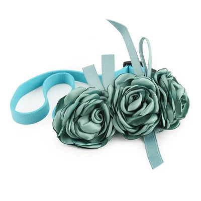 collier de cérémonie vert pour chien élégant , fleurs , roses