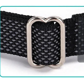 Détail de la boucle semi-métal d’un collier martingale pour chien.