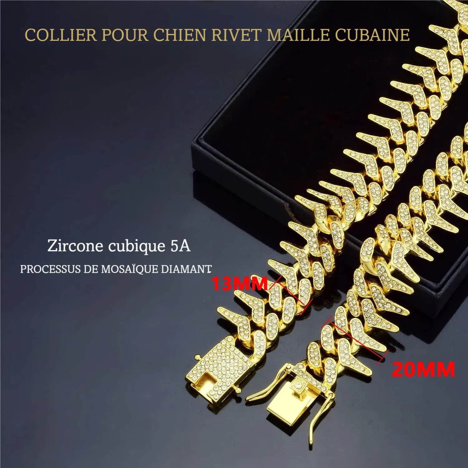 Visuel détail d’un collier doré pour chien avec strass, pointes et mesures de largeur.