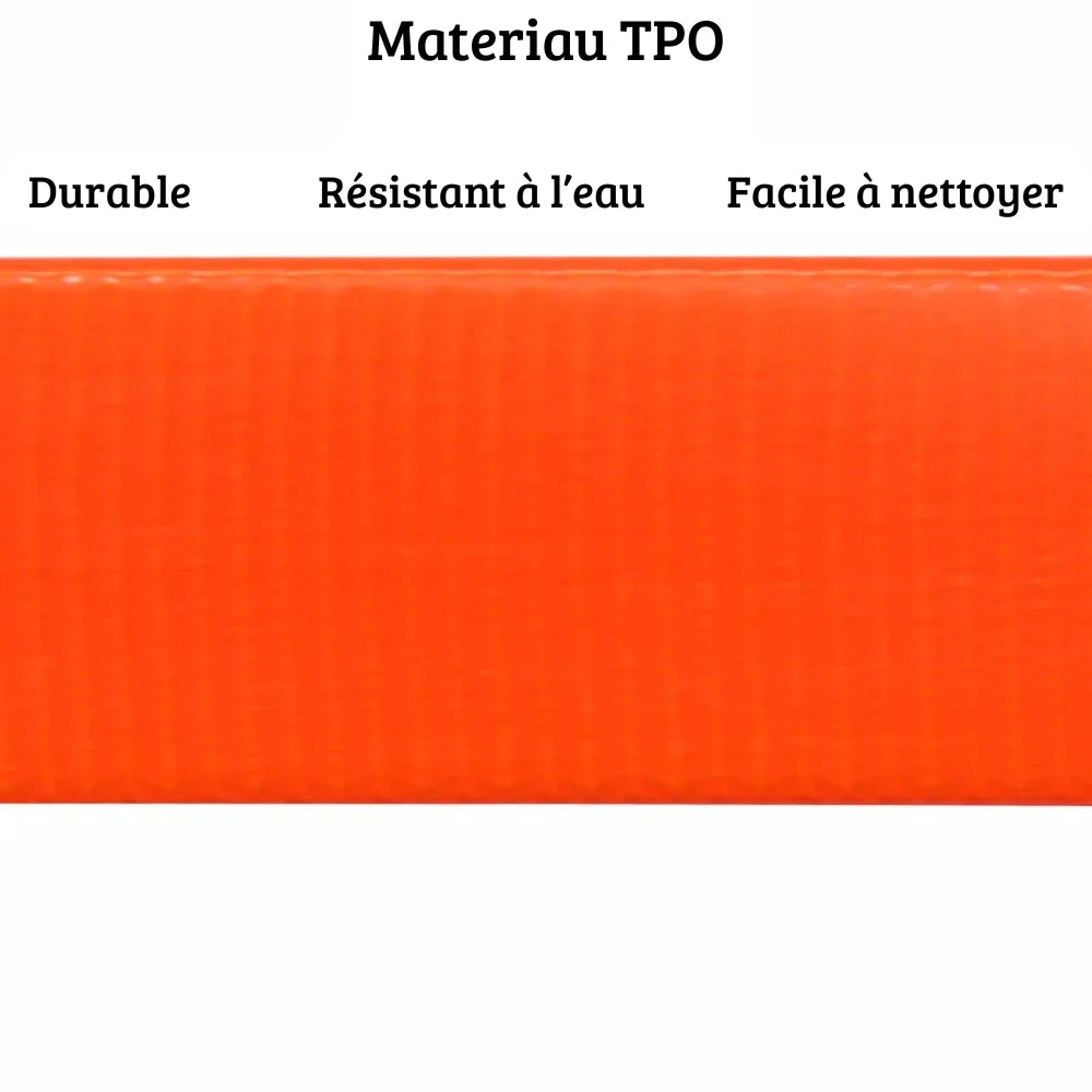 Gros plan sur la matière TPU orange du collier pour chien imperméable.