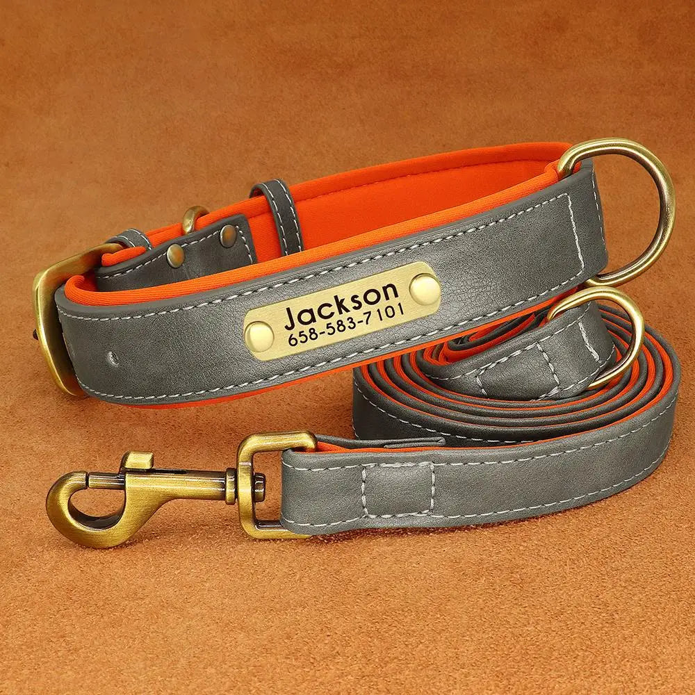 Ensemble collier et laisse pour chien en cuir PU uni gris réglable présenté sur un fond brun.