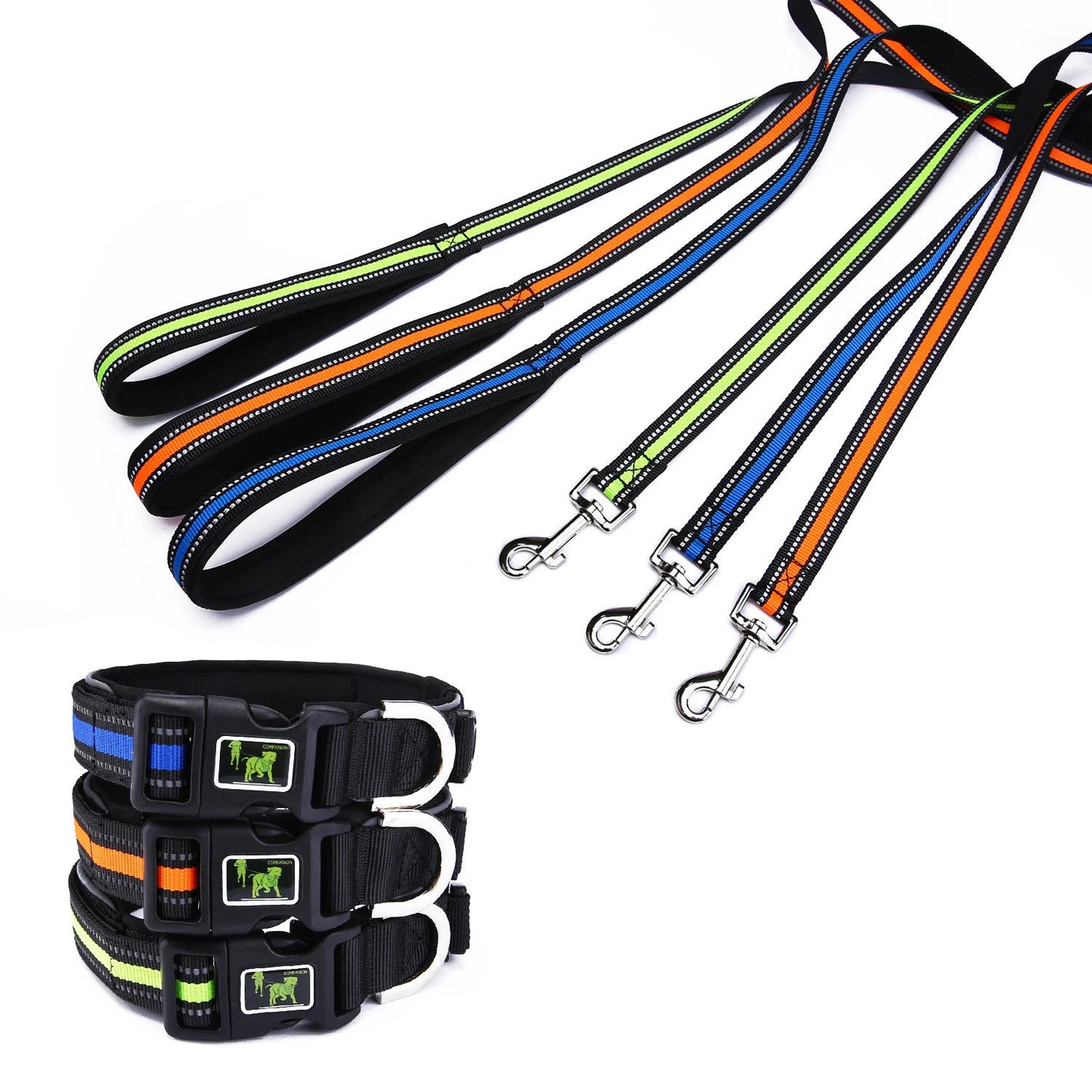 Ensemble de trois colliers et laisses assorties pour chien en coloris bleu, orange et jaune fluo.