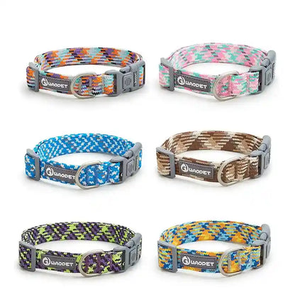 Gamme de six colliers pour chien en nylon tressé présentée en différents coloris sur fond blanc.