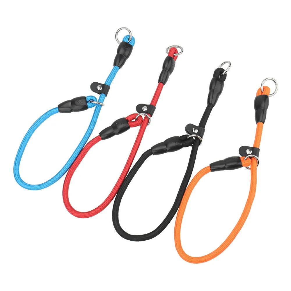 Visuel des différentes couleurs du collier réglable pour chien en corde nylon sur fond clair.